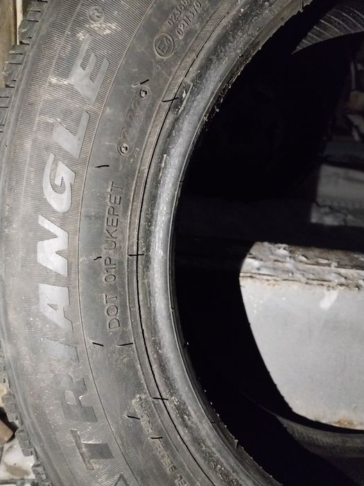 2 шины Triangle 215 60 R16. Без торга.