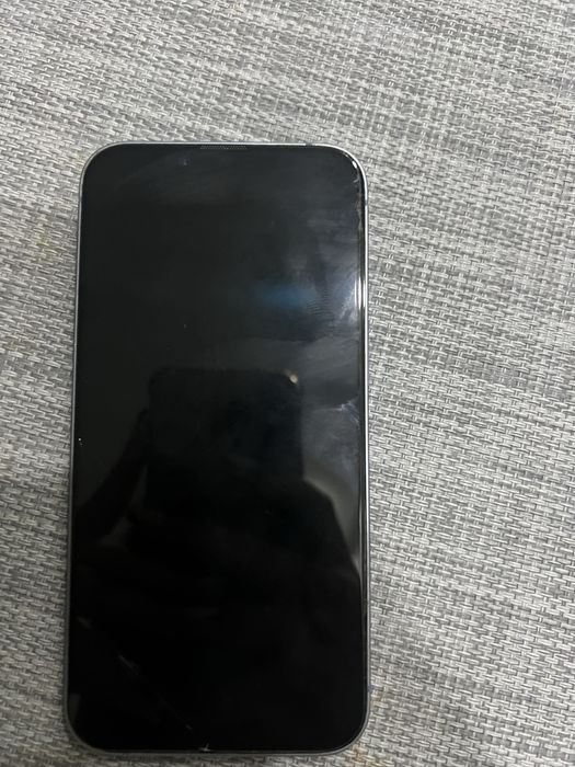 iPhone 14 в голубой расцветки