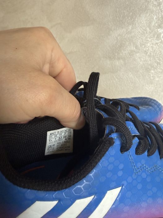 Ghete fotbal cu crampoane , Adidas Messi nr 33