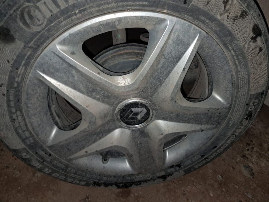 Колпаки на сандеро