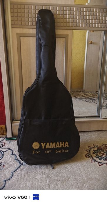 gitara qora. orginal