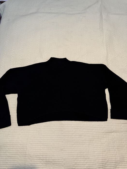 Черная модная кофточка