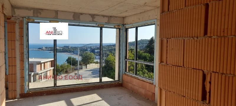 Продава се Двустаен апартамент в к.к. Слънчев ден - 60 кв.м за 1584 €/кв.м - Снимка #4