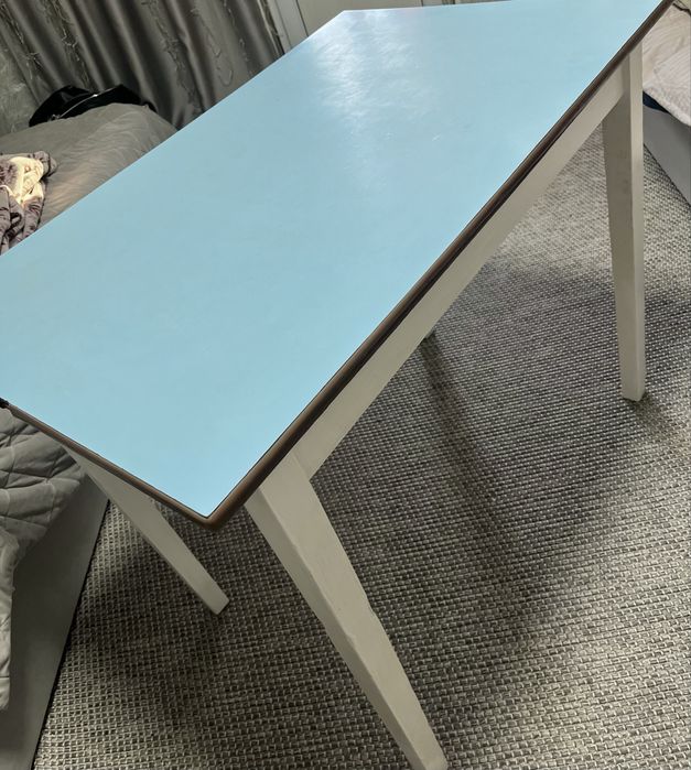 Стол полированный продаю