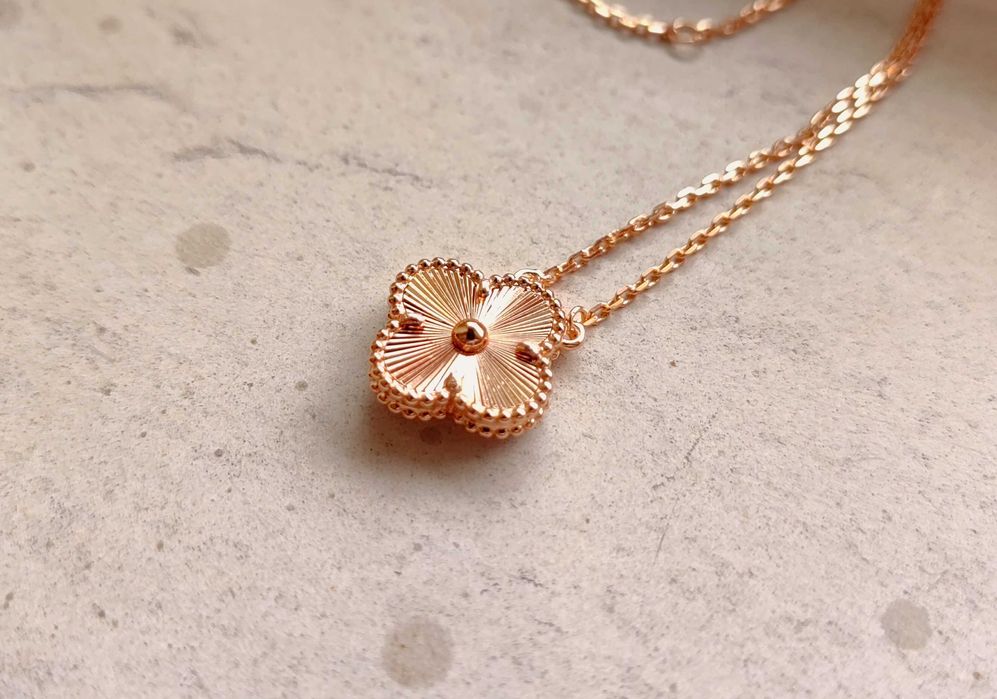 Дамско колие със златна детелина - Van Cleef & Arpels - Sweet Alhambra