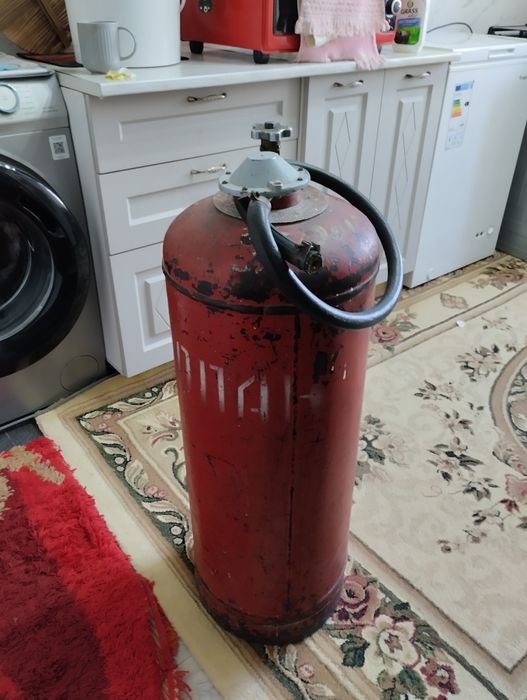 Продам газ балон.