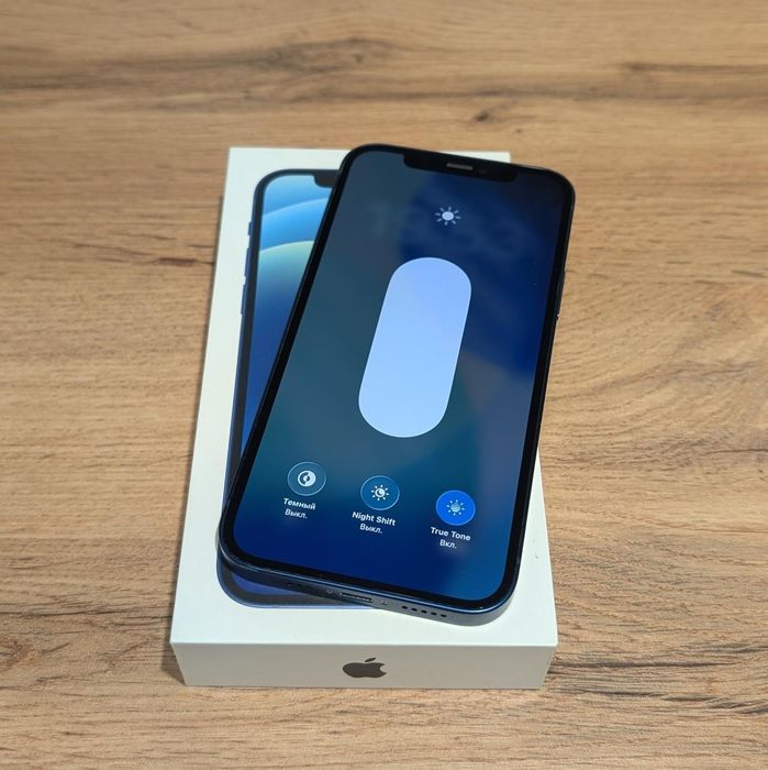 iPhone 12  в хорошем состояние