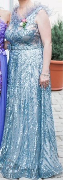 Rochie de seara cu paiete si pene