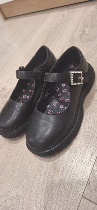 Продам лоферы на девочку