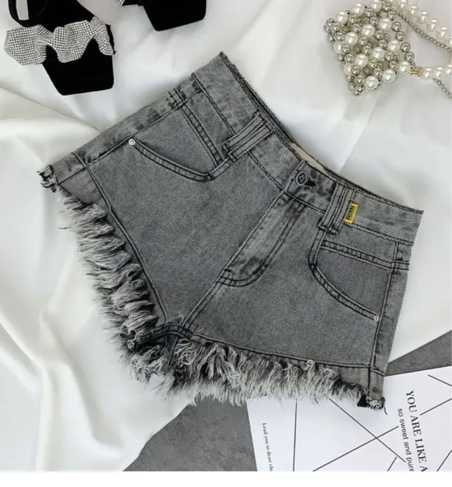 Джинсовые шорты