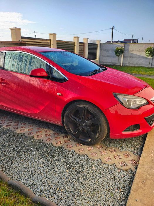 Opel Astra-J GTC