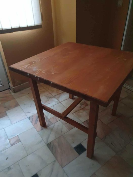 Mese si Scaune Restaurant