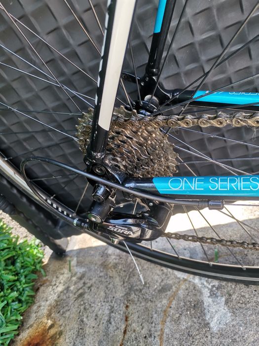 Trek One Series 1.1 Алуминиев шосеен велосипед. Като нов!!!Размер 52 см.