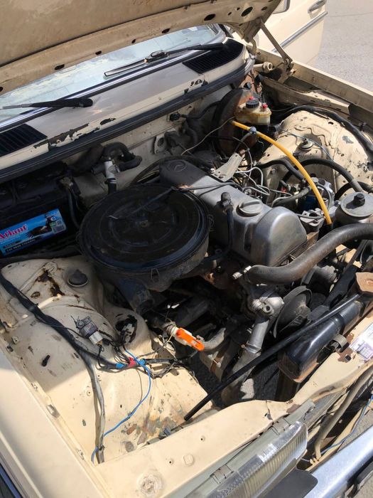 W123 Mersedes-benz.RETROO