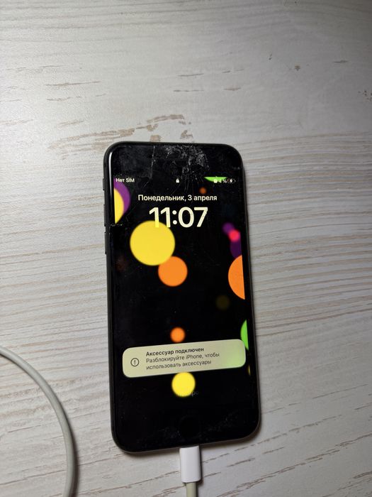 Продам iPhone 8