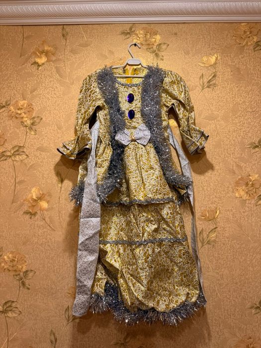 Продам детские  платья