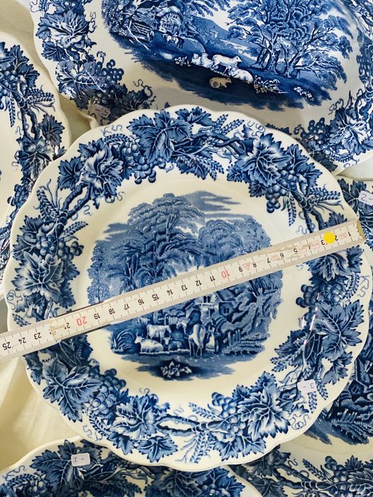 Английски порцеланов серви