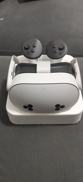 Vând Ochelari VR oculus quest 3s