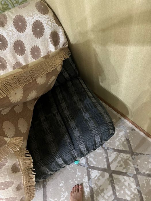 Диван с креслом