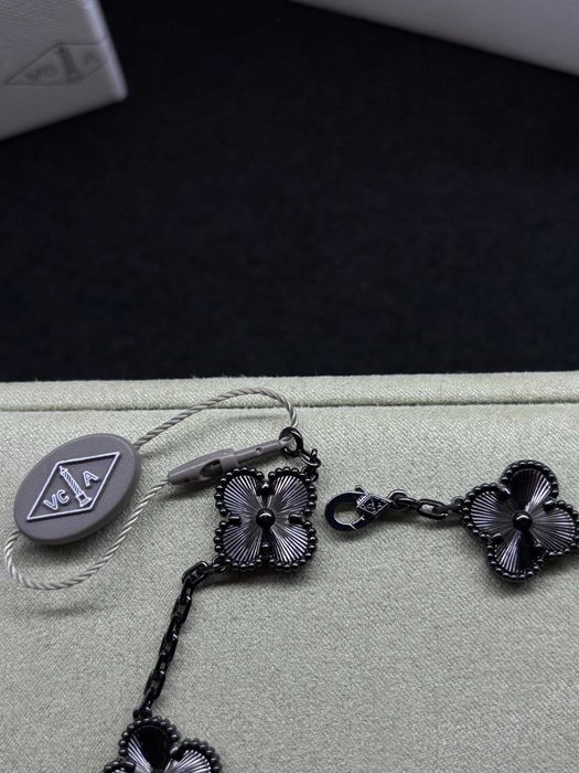 Гривна Van Cleef and Arpels - Ван Клииф