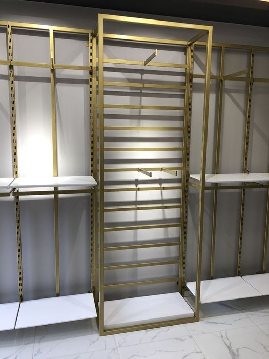 Vitrina dlya magazin