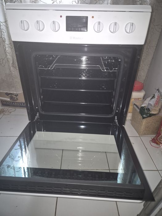 Электроческая плита Hansa