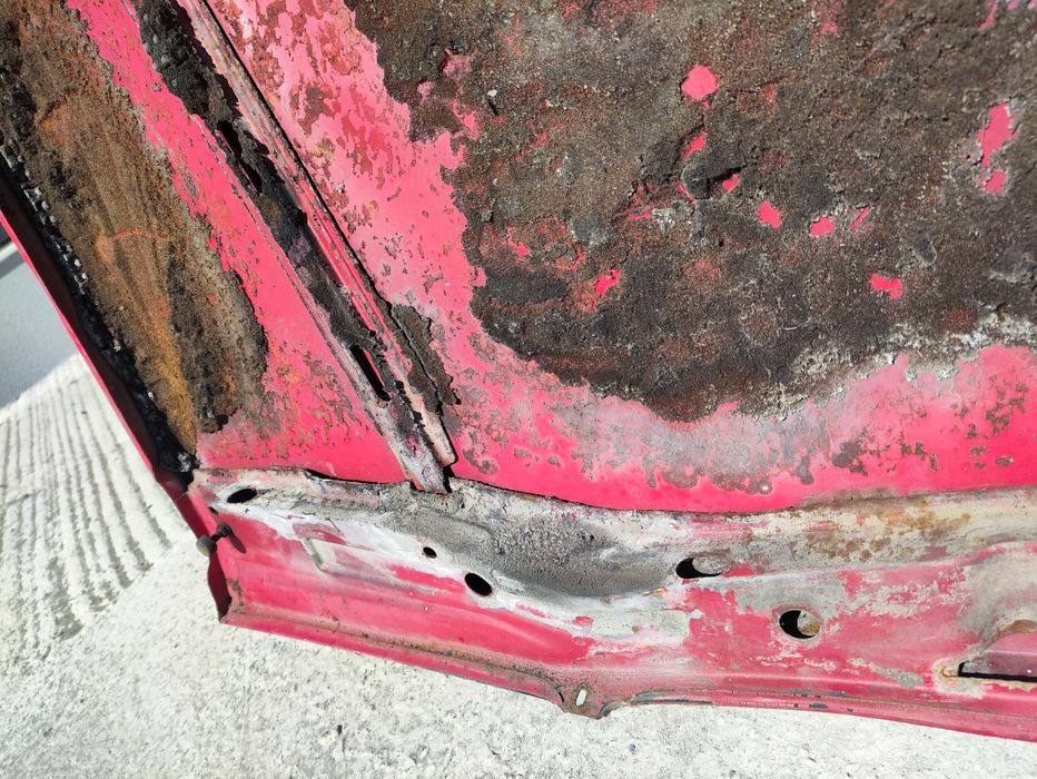 Капак за Мерцедес W123