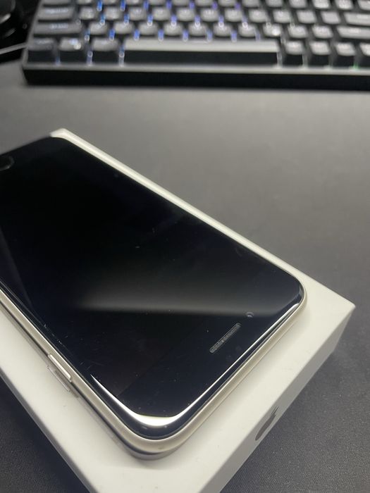 iPhone SE 2022 (3rd Gen) 128 GB