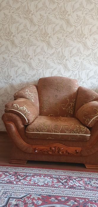 Кресло для гостиной