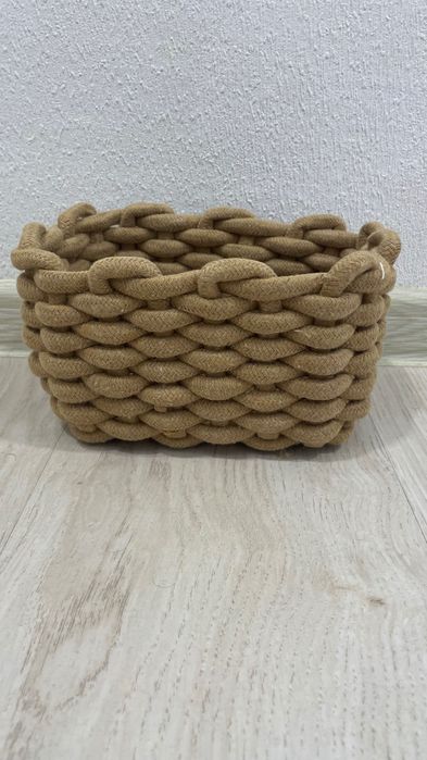 Вязаная корзинка для мелочей
