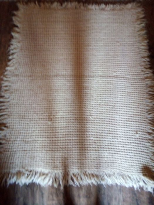 Вълнено шалте за легло