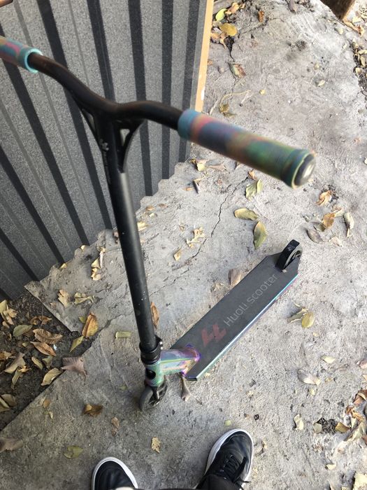 Трюковой самик есть царапины на руле