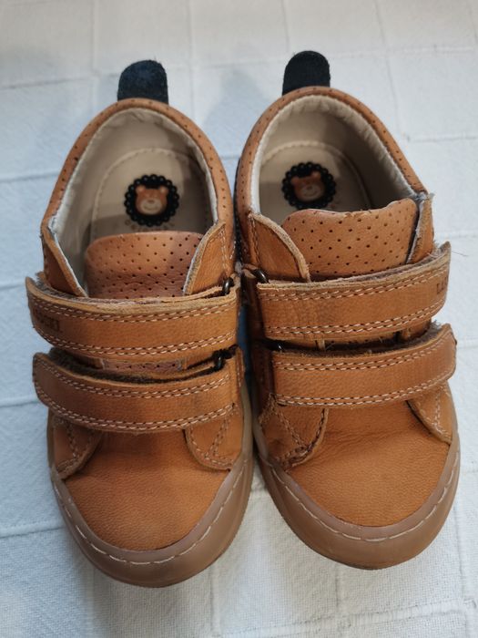 Încălțăminte 22, 23