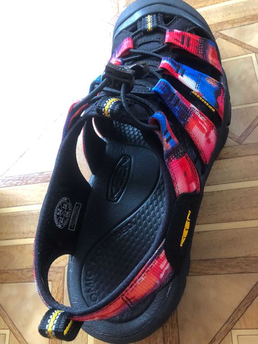 Сандали Keen цветни удобни леки защитени издържливи 42.5 размер