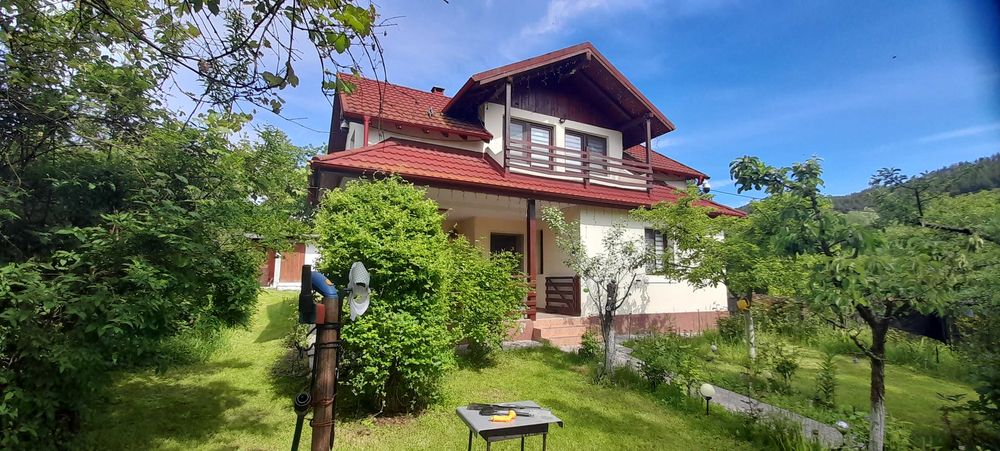 Casa 3 camere și curte 800 mp în comuna Mălureni, sat Bohari, Argeș