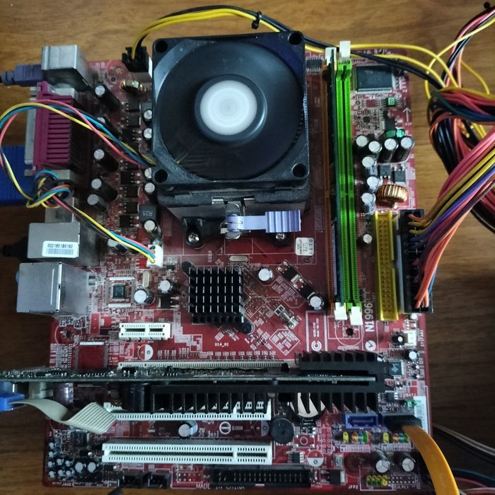 Placa de baza MSI K9N6SGM-V MS-7309
Socket AM2 + CPU AMD ATHLON 
Forma