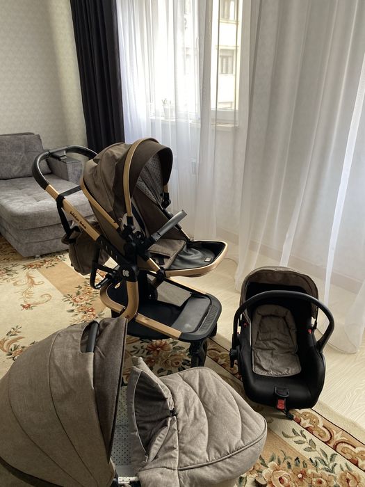 Коляска детская 3 в 1.