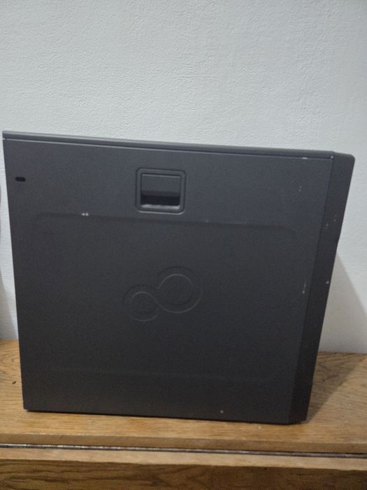 Desktop Fujitsu I3- 2130, 4gb ram,480 gb hdd