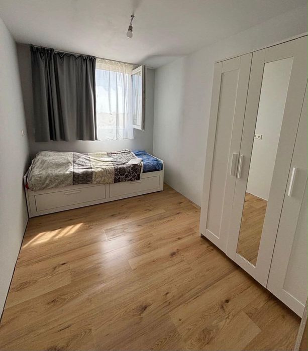 Vand teren cu casa nefinalizata
