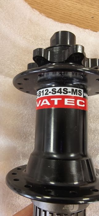 Предна главина Novatec D041SB-B15 32H 15x110мм Boost,12х148 D442SB-B12