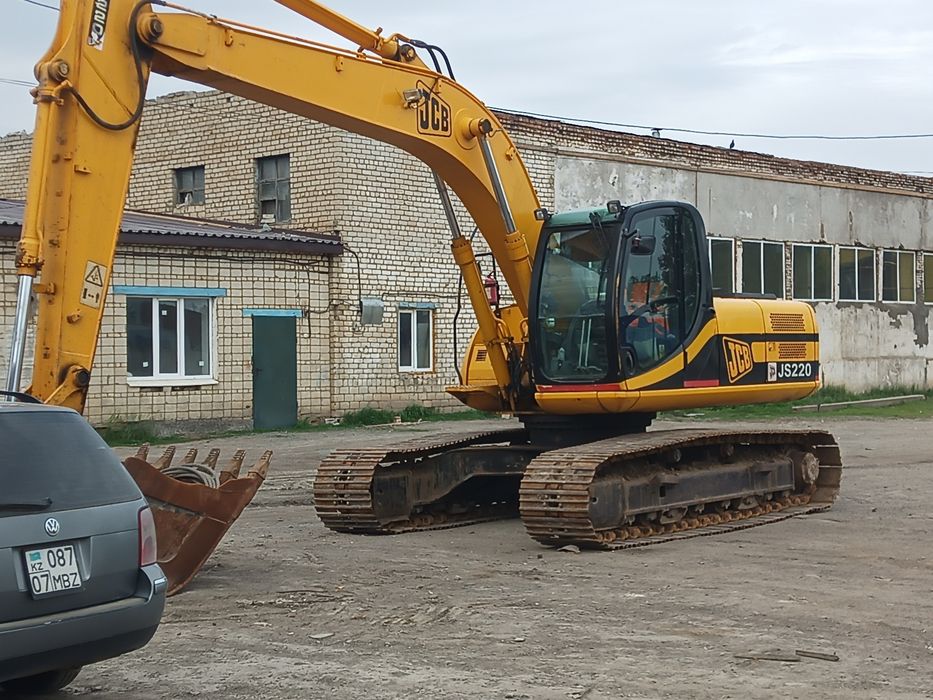 Сдам в аренду гусеничный экскаватор JCB220