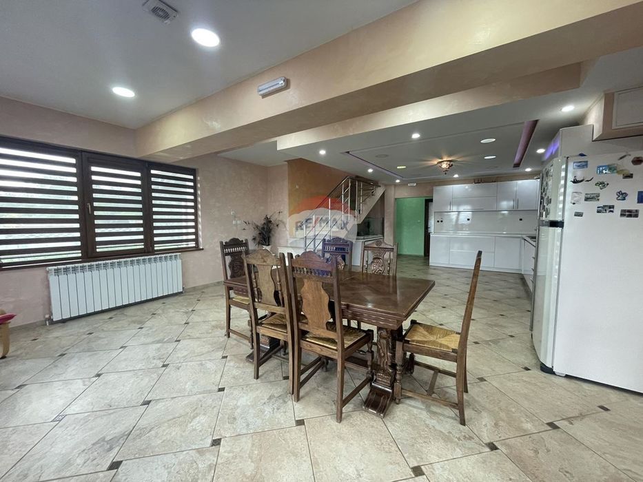 Дава се под наем Къща в Аксаково - 290 кв.м за 766 € - Снимка #4