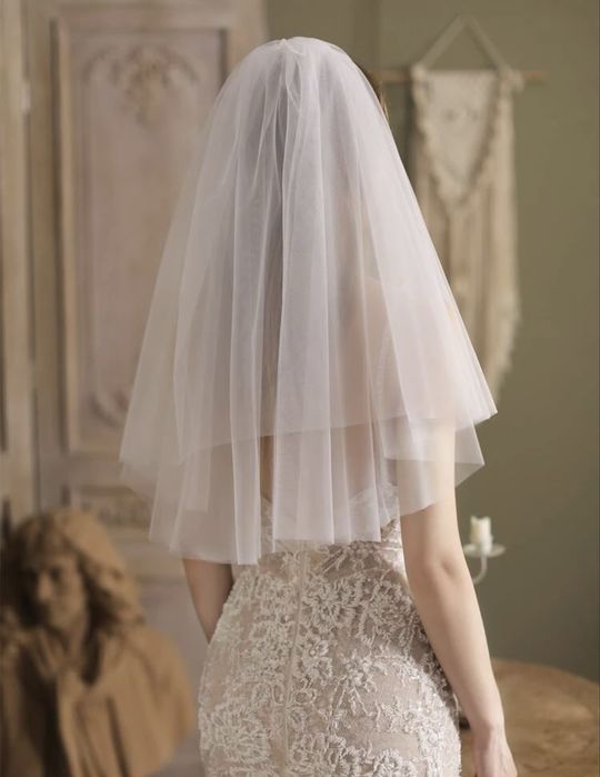 Къс сватбен воал