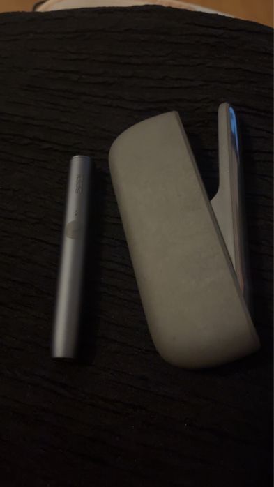 iqos iluma cu pen gri inchis nou!