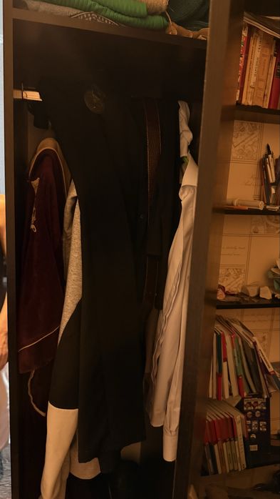 Продам шкаф с книжными полками