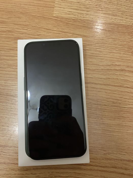 Продам Iphone 13
