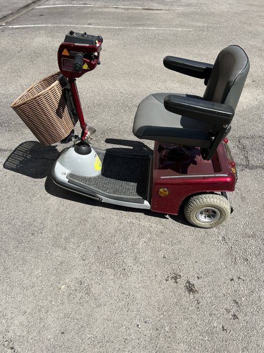 Скутер за трудно подвижни хора (Shoprider 778NR)