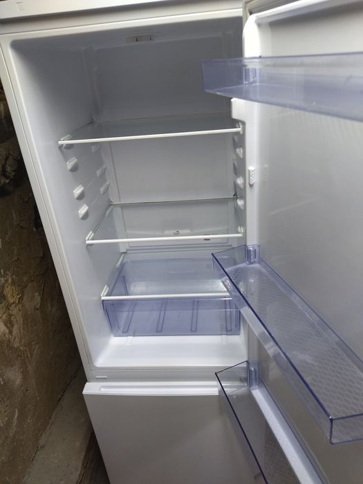 Холодильник в хорошем состоянии.