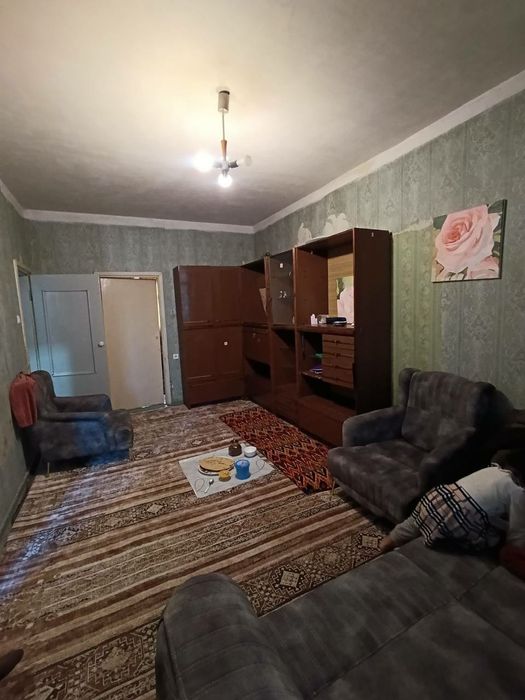 Массив Феруза 2х комнатная без ремонта