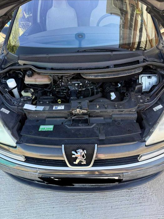 Vand Peugeot 807 din 2005